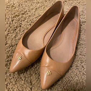 Tory Burch. Tan/Nude Leather Flats. Size 10 (Woman’s)